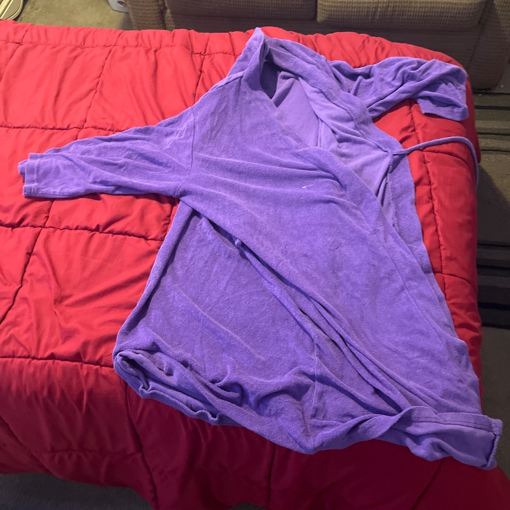 Purple robe - Picture 3 of 3